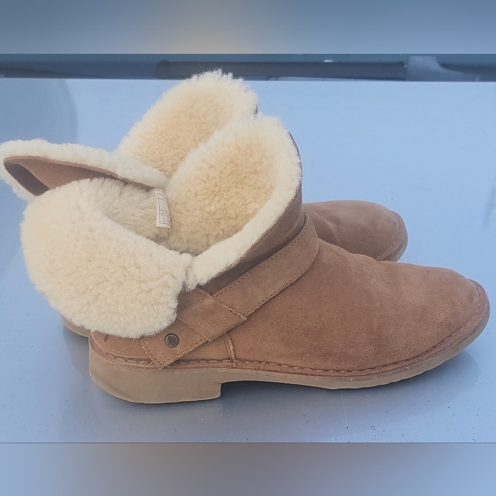 UGG Ausralia Zariyah Ankle Water R Boots Size US 7.5 Womens